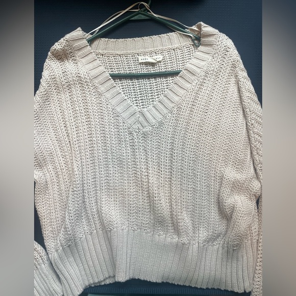 Cream Aeropostale Sweater - Picture 1 of 2